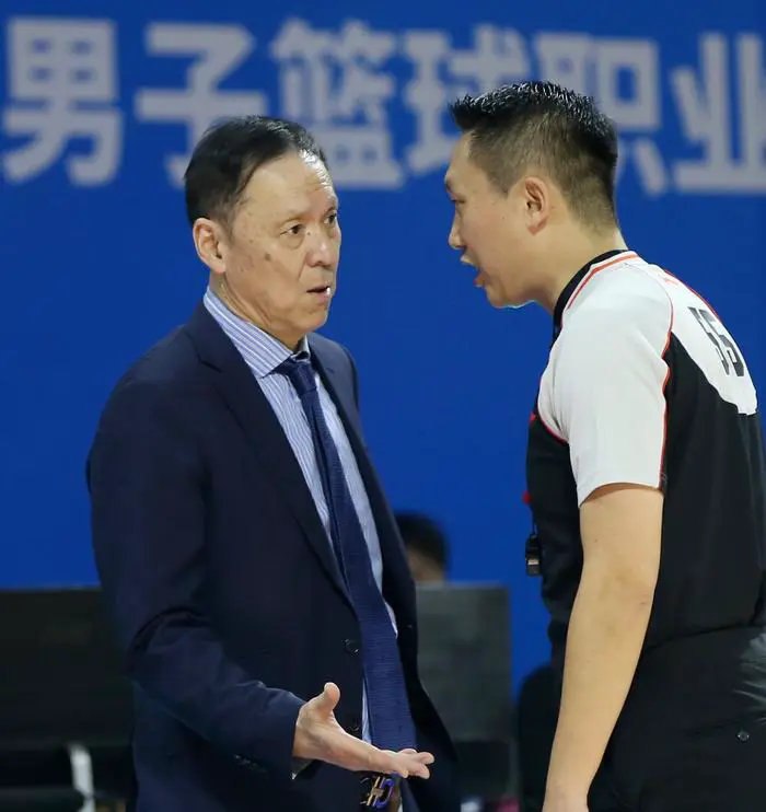为什么专业篮球品牌在训练中如此重要_0